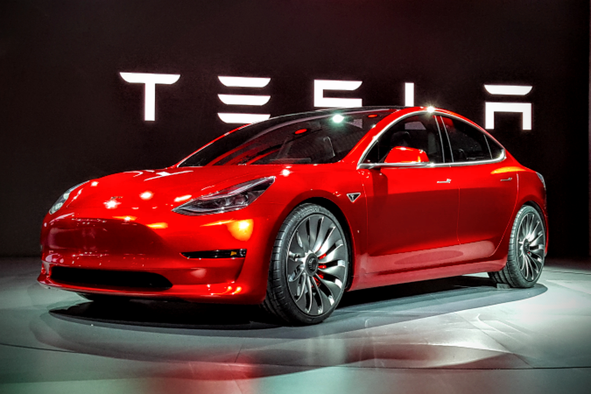 tesla-uji-coba-robotaxi-di-tengah-tantangan-teknologi-dan-regulasi